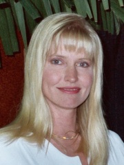 Photo of Lisa Niemi