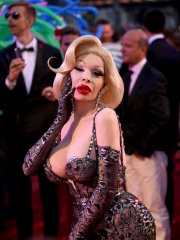 Photo of Amanda Lepore