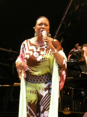 Photo of Dee Dee Bridgewater