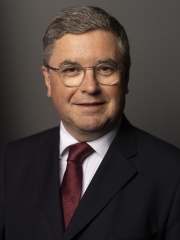 Photo of Robert Buckland