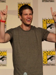 Photo of Ryan McPartlin