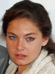 Photo of Alexa Davalos