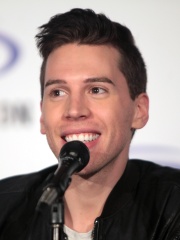 Photo of Jordan Gavaris