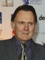 Photo of Robert Glenister