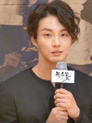 Photo of Yoon Shi-yoon