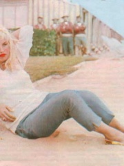 Photo of Barbara Valentin