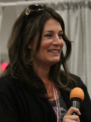 Photo of Nicole Oliver