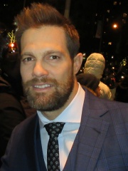 Photo of Geoff Stults