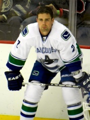 Photo of Dan Hamhuis