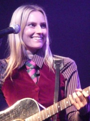 Photo of Aimee Mann