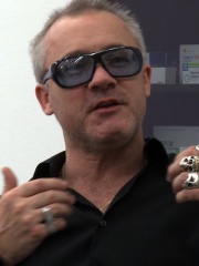 Photo of Damien Hirst