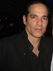 Photo of Yul Vazquez