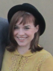 Photo of Renée Felice Smith