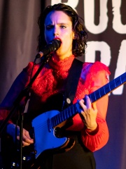 Photo of Anna Calvi