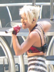 Photo of Kimberly Wyatt