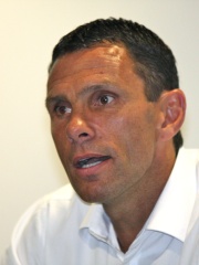 Photo of Gus Poyet