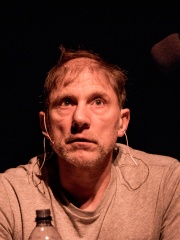 Photo of Simon McBurney