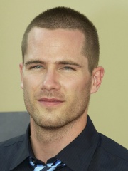 Photo of Luke Macfarlane