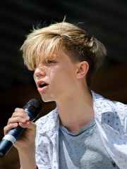 Photo of Ronan Parke