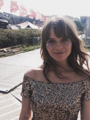 Photo of Gabrielle Aplin