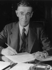 Photo of Vannevar Bush