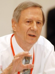 Photo of Anthony Giddens