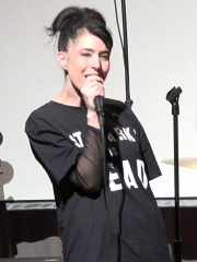 Photo of Kathleen Hanna