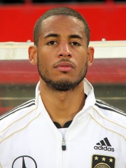 Photo of Dennis Aogo