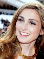 Photo of Julie Gayet