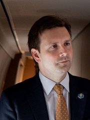Photo of Josh Earnest