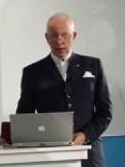 Photo of Tony Buzan