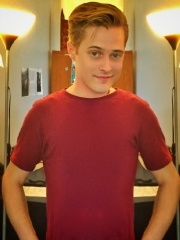 Photo of Lucas Grabeel