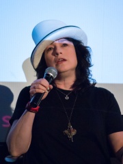 Photo of Amy Sherman-Palladino