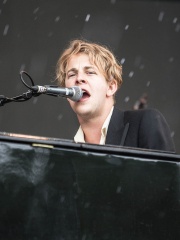 Photo of Tom Odell