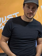 Photo of Peter Gadiot