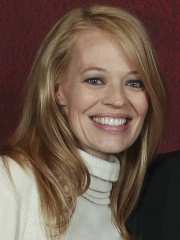 Photo of Jeri Ryan