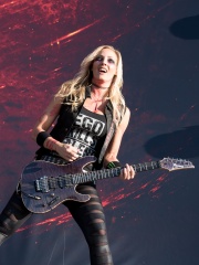 Photo of Nita Strauss