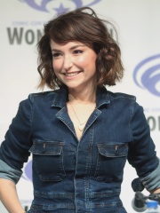 Photo of Milana Vayntrub