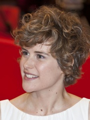 Photo of Carla Juri