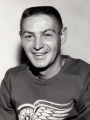 Photo of Terry Sawchuk