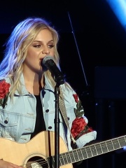 Photo of Kelsea Ballerini