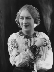 Photo of Laura Knight