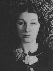 Photo of Judith Anderson