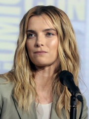 Photo of Betty Gilpin