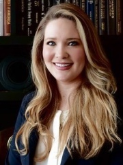 Photo of Sarah J. Maas