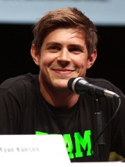 Photo of Chris Lowell