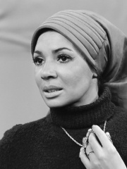 Photo of Shirley Bassey