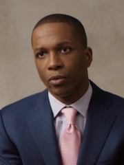 Photo of Leslie Odom Jr.