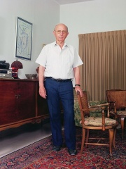 Photo of Zvi Zamir