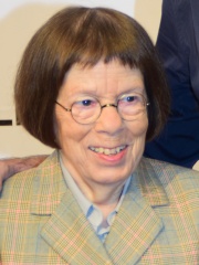 Photo of Linda Hunt